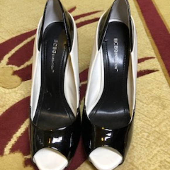 BCBG Black and White Platform Peep Toe Heels - Picture 2 of 2